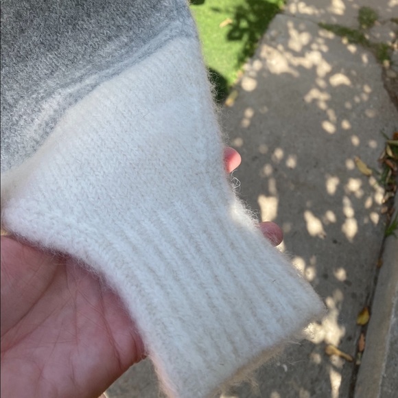 UGG ALESSA CREWNECK SWEATER XL NO OFFERS - Picture 6 of 6